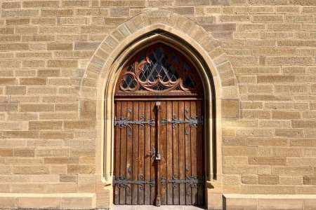 Westportal Kirche Renningen - nach Abschluss der Sanierungsarbeiten 2024
